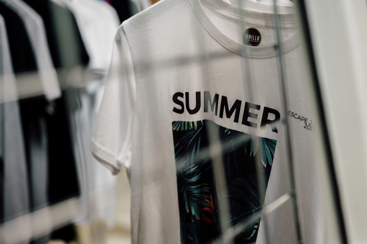 AVI05063